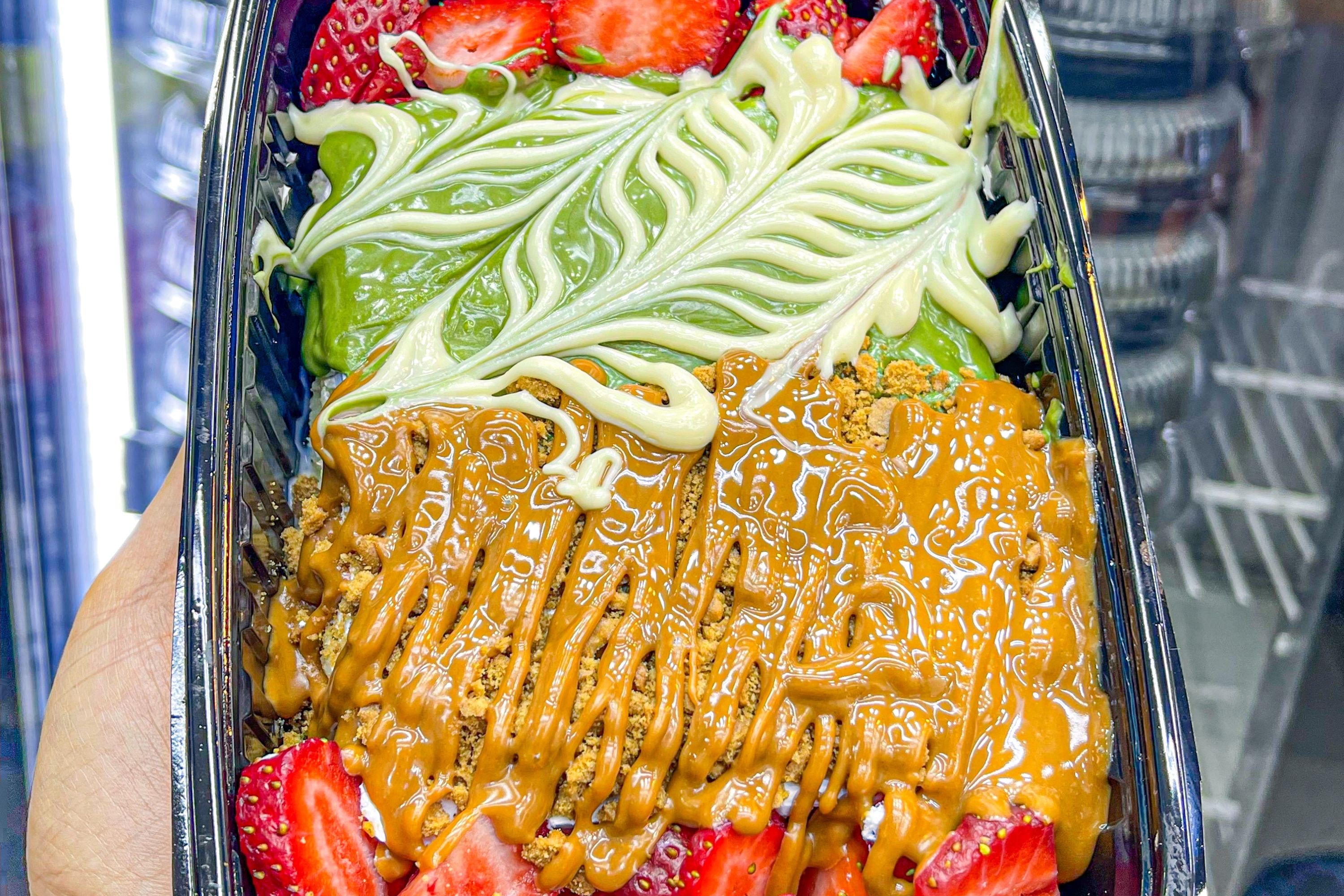 Qashtutah hanan with pistachio
