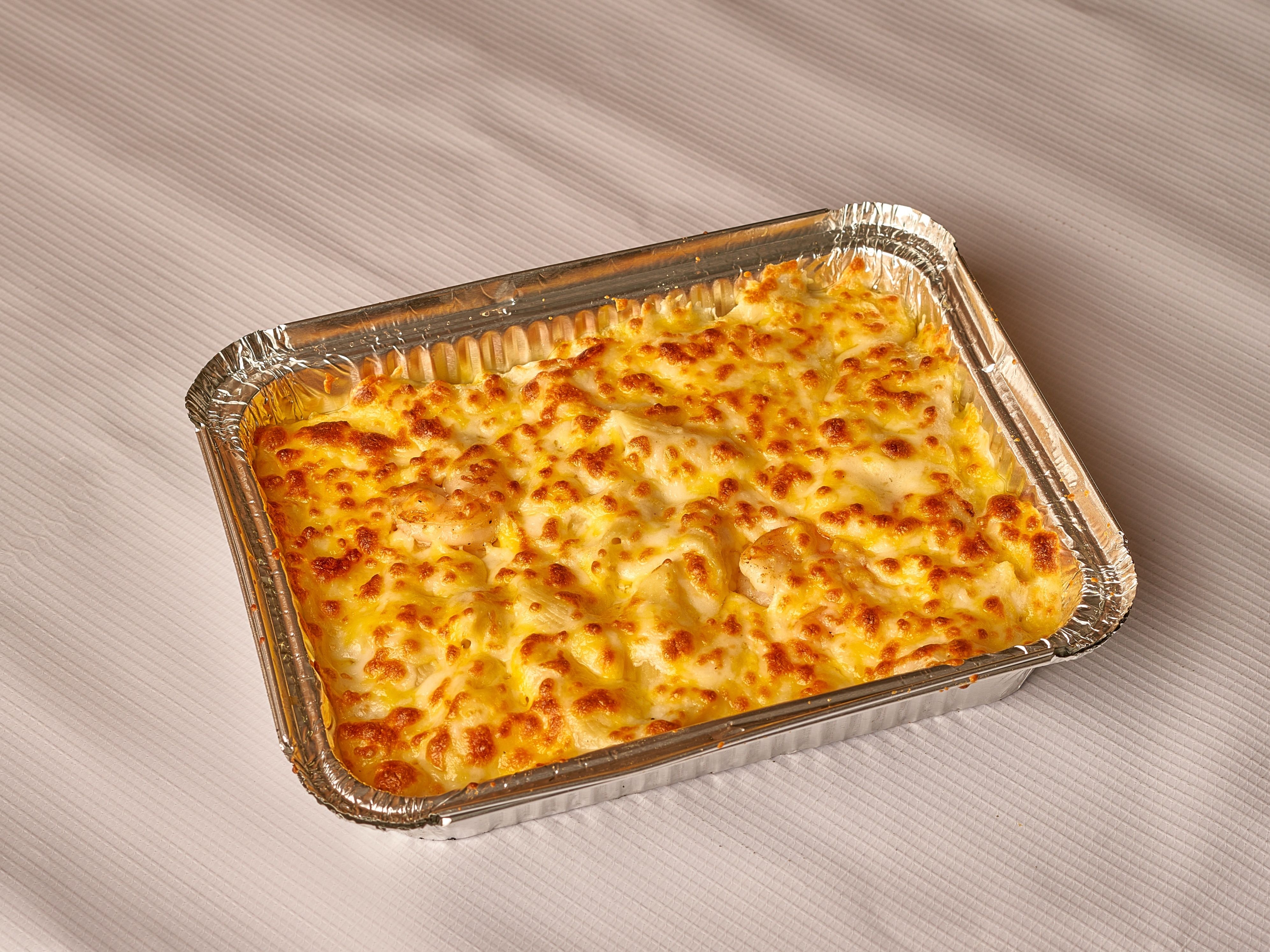 Shrimp and mixed cheese pasta casserole