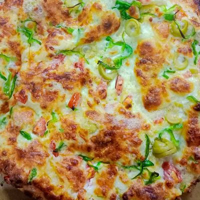 Oriental pepperoni pizza