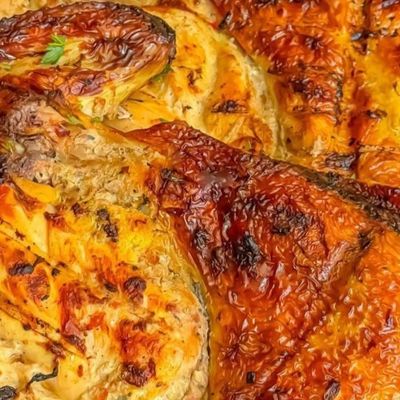 دجاجة كاملة مشوية على الفحم