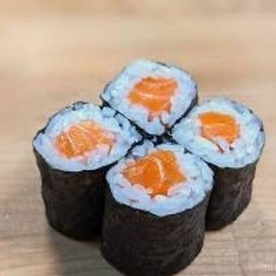 Salmon Hosomaki
