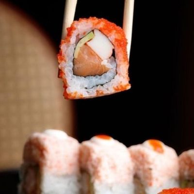 California Red Caviar Uramaki Roll