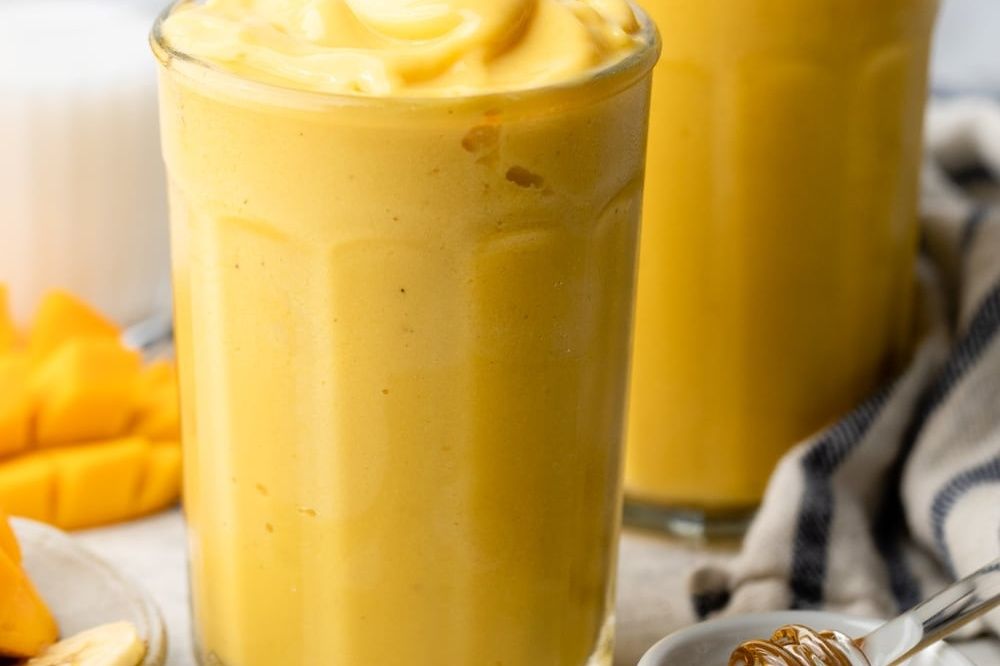 Mango peach smoothie