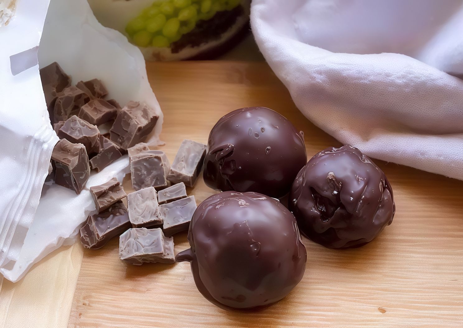 Raisin Chocolate Ball
