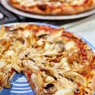 Mushroom And Chicken Pizza