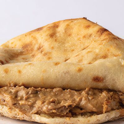 Foul Sandwich with Hot Flaxseed Oil
