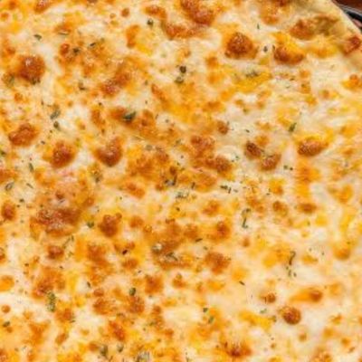 Mixed cheese pizza