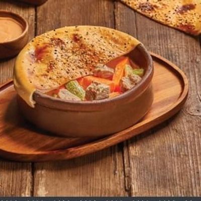 Chicken tagine with cream and vegetables