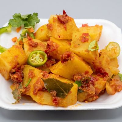 Pickled Potatoes with Garlic and Daqqa Dish