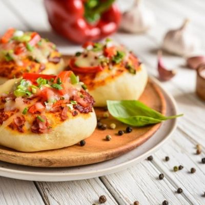 Mini vegetable and cheese pizza