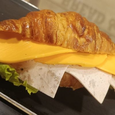 turkey cheddar croissant