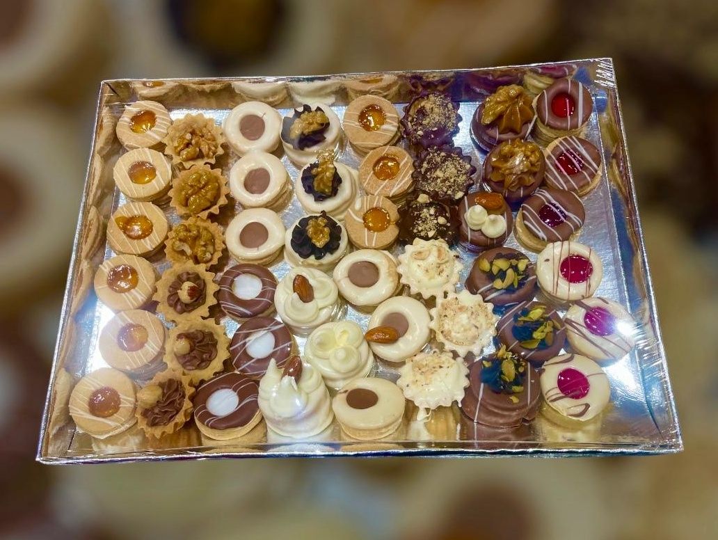 Large mixed sable box