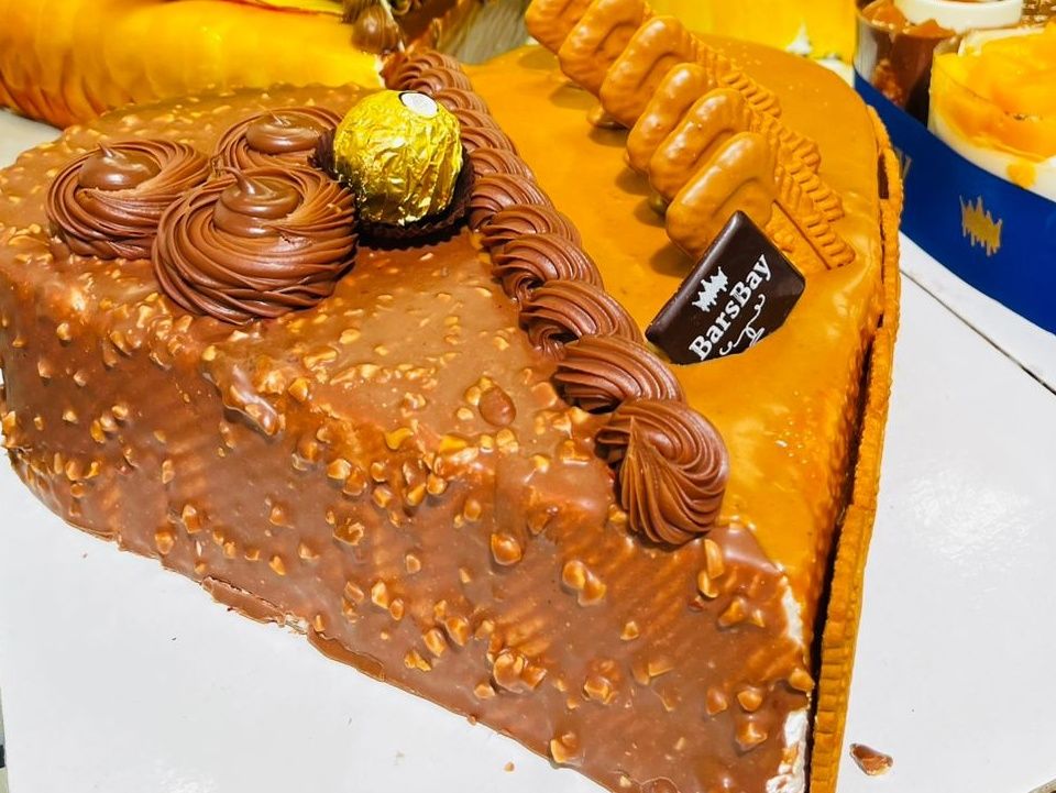 Heart cake tart, half Nutella and half Lotus