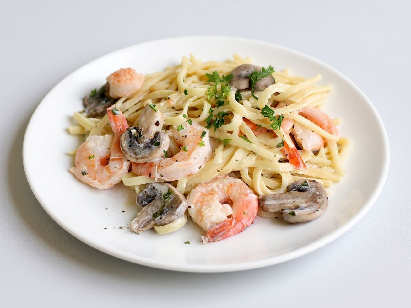 Shrimp and mushroom pasta