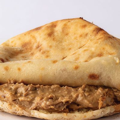 Foul Sandwich with Flaxseed Oil