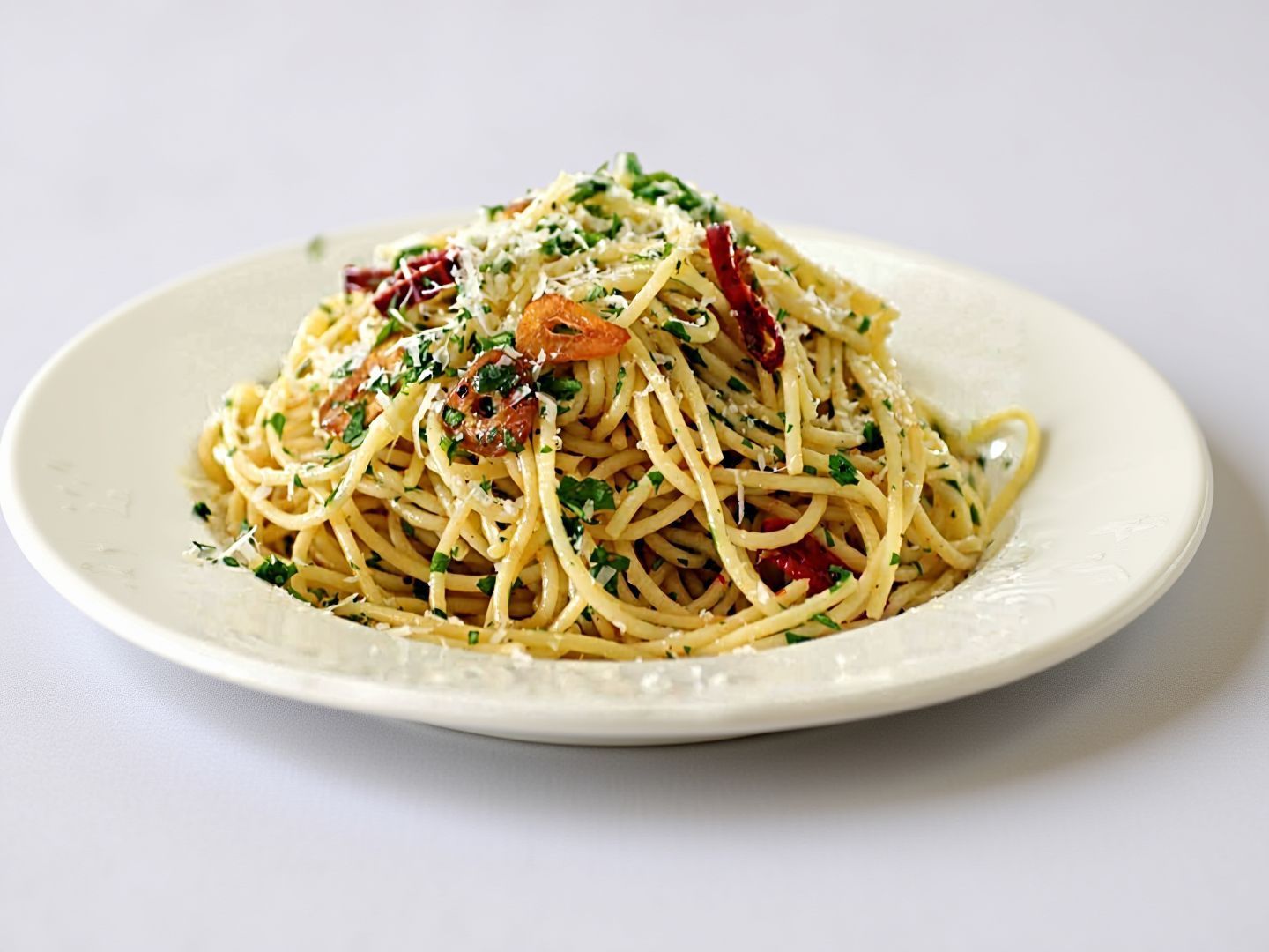 Spaghetti Aglio Olio Pasta Spicy