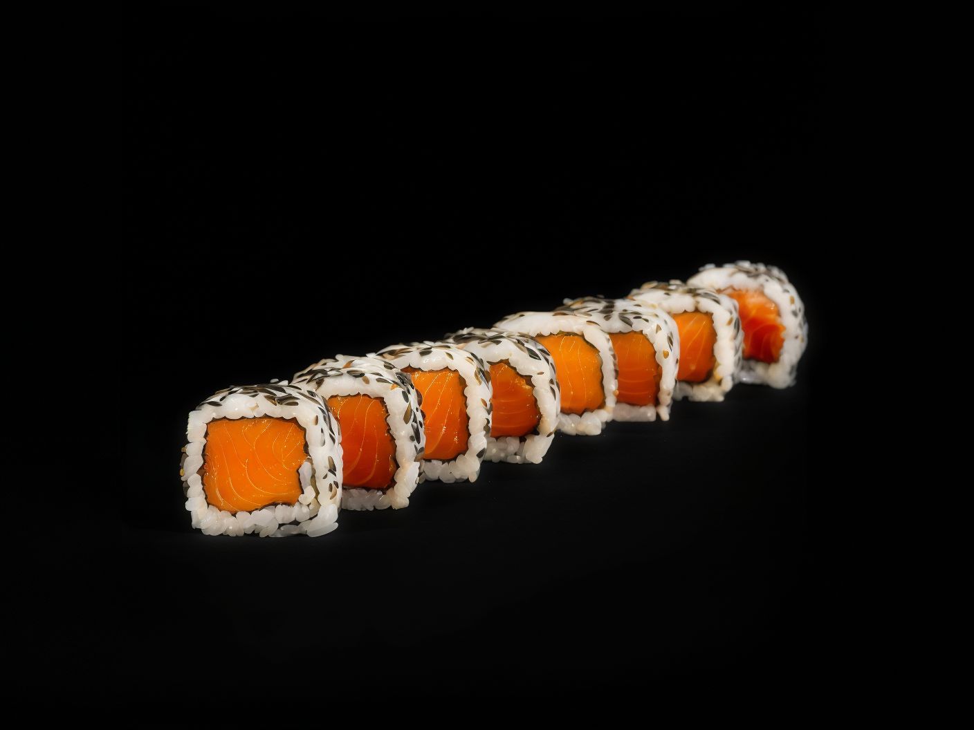 Ura Salmon Maki 8