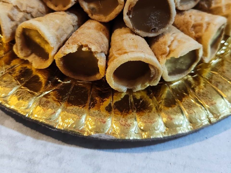 Choco Cone with Lotus chocoIate biscuit Bites piece 50g