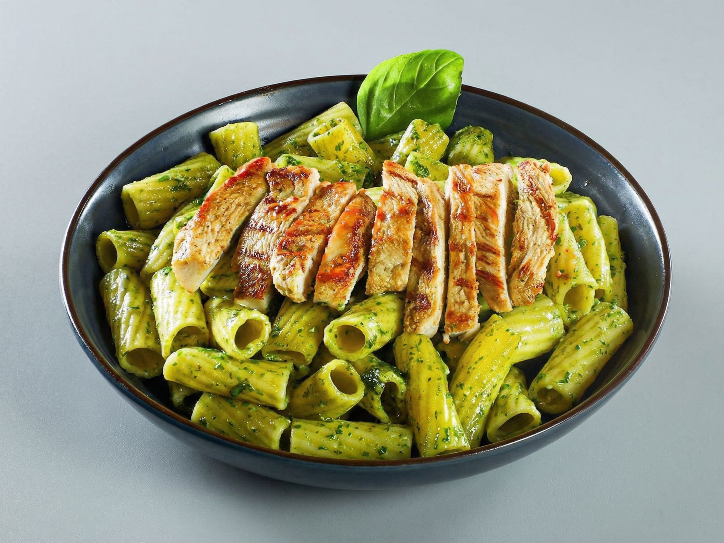Chicken pesto pasta with spinach and Roquefort sauce