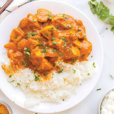 Chicken curry dish with white rice