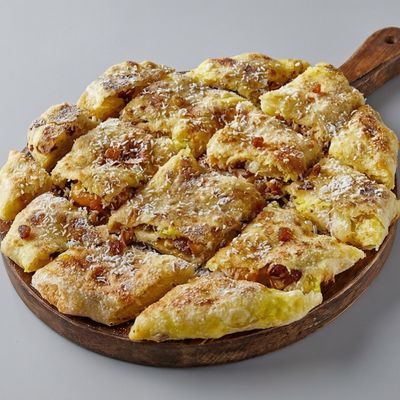 Medium nuts pie