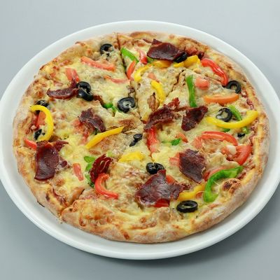 Large Super Supreme Italian Pizza