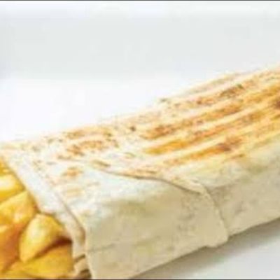 بطاطس مقلية مع صلصة ثوم
