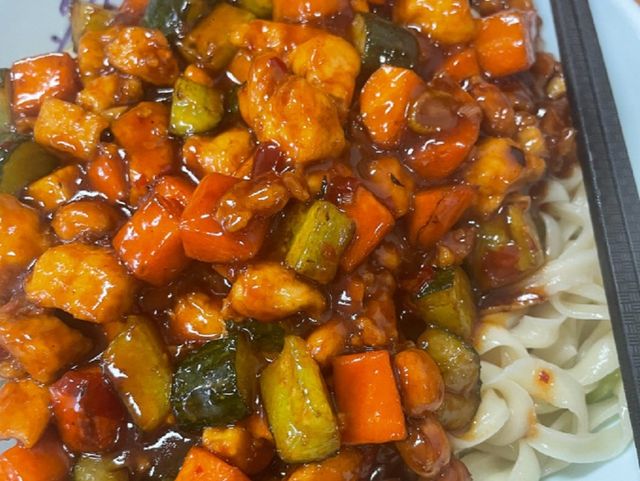 Kung Pao Chicken Noodles