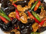 Stir-Fried Sauteed Meat with black Mushrooms
