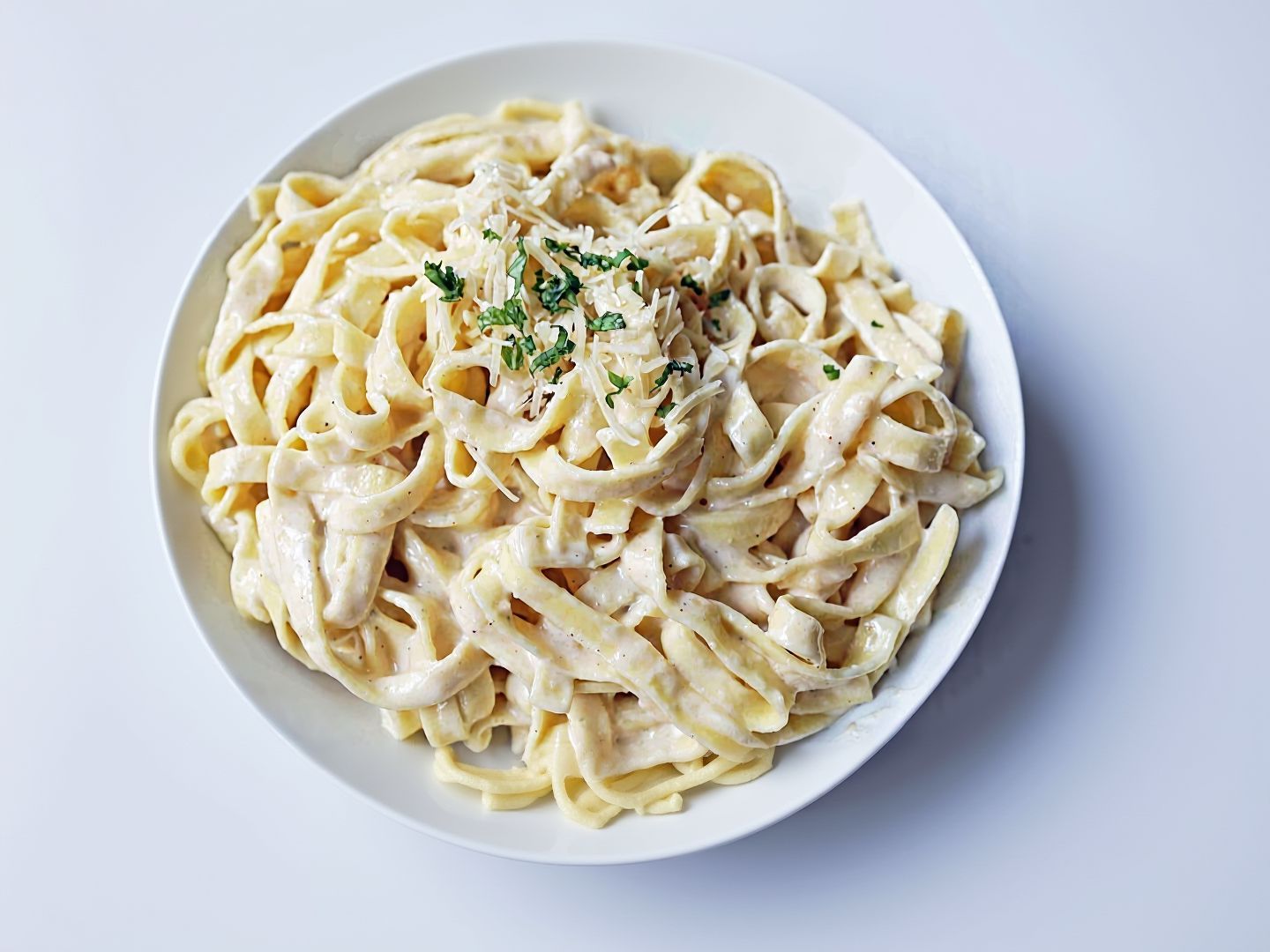 Penne Pasta With Chicken And White Sauce