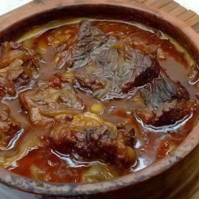 طاجن لحم مع بصل