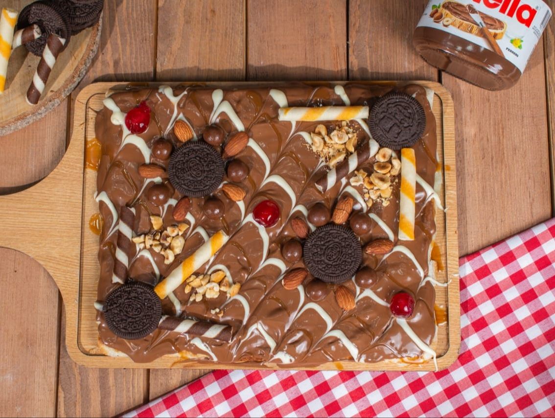 Nutella with nuts pie