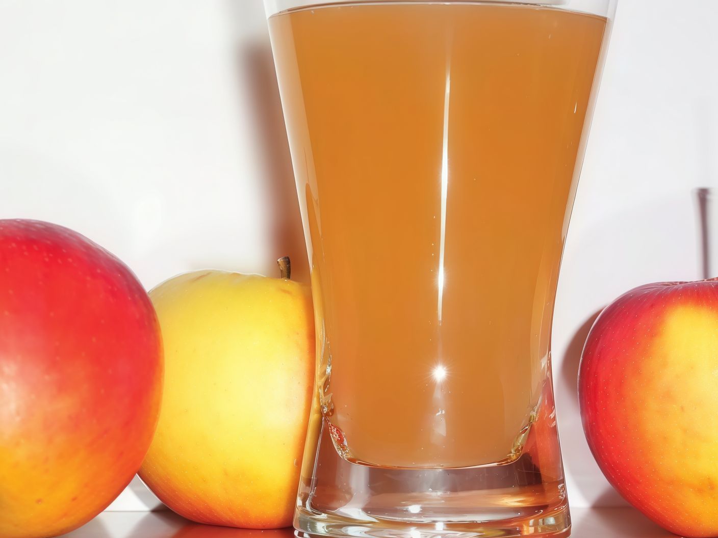 Fresh apple juice