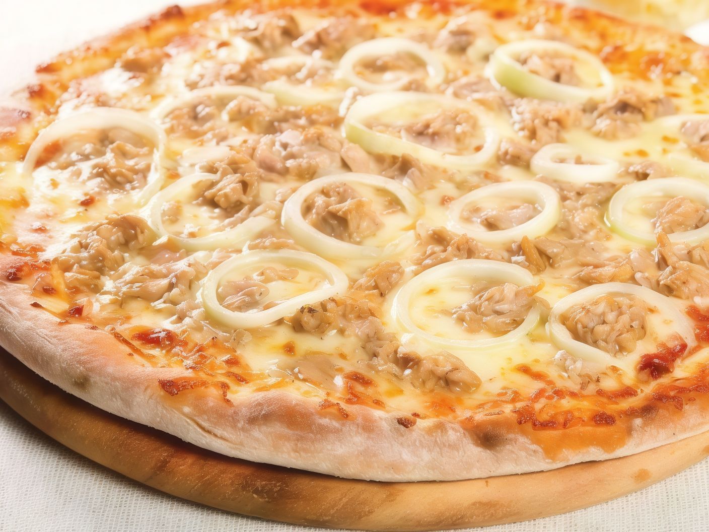Tuna pizza
