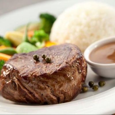 Grilled fillet with papper sauce