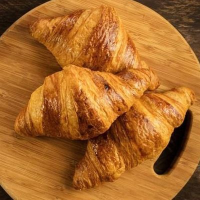 Cheese and thyme croissant