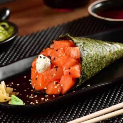 Temaki Salmon With Cheese