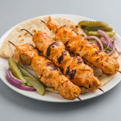 Quarter kilo of shish tawook