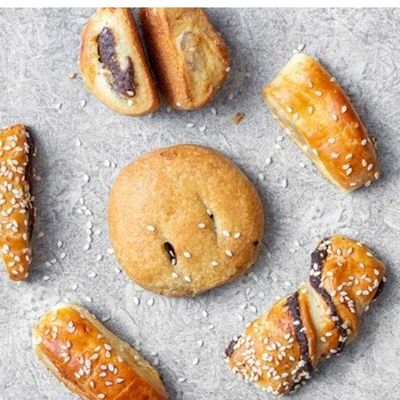 Date paste pastries with sesame
