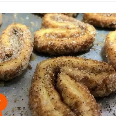 Dates with sugar and cinnamon