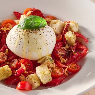 سلطة بوراتا بومودورو