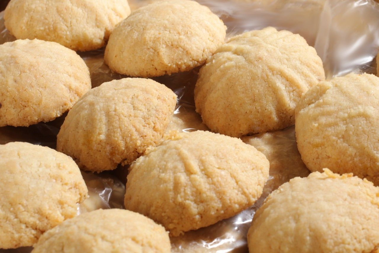 Maamoul With Raisins And Coconut