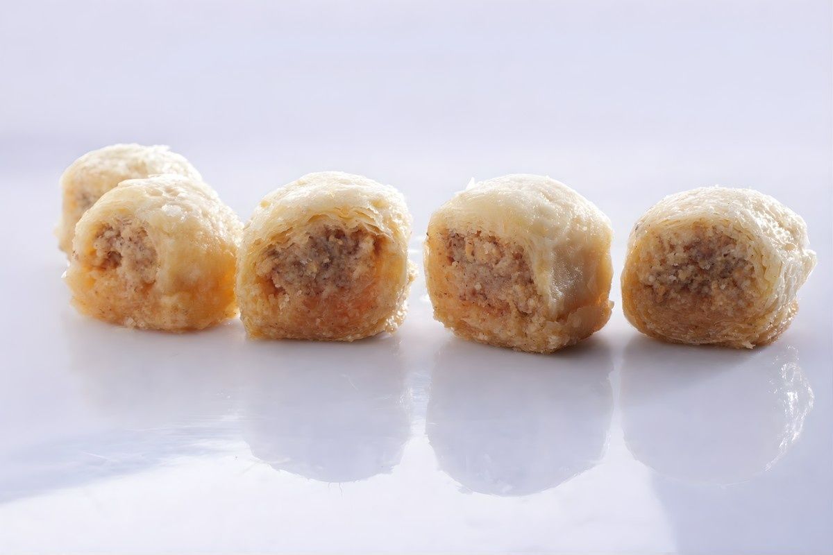 Baklava Kul and Ashkor With Hazelnut