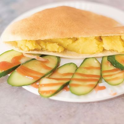 ساندويتش بطاطس مهروسة بالزبدة