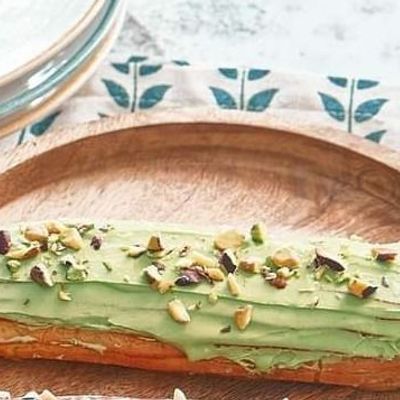 Eclair Pistachio