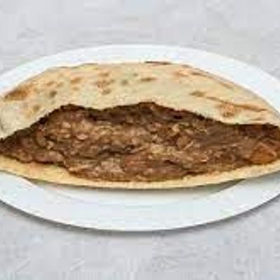Spicy oil fava bean sandwich