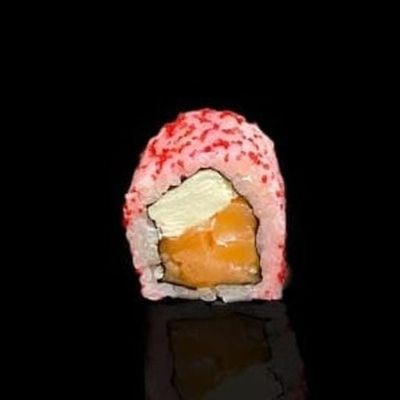 Salmon With Caviar Maki Roll