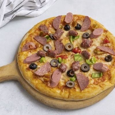 Aziz Al Sham Smoked Meat Pizza