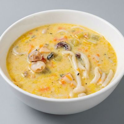 شوربة مأكولات بحرية بدون عظم