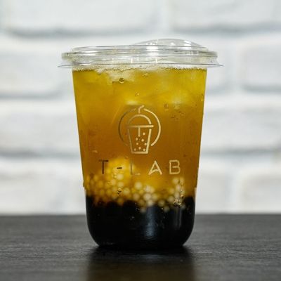 Jasmine tea with lemon and mint
